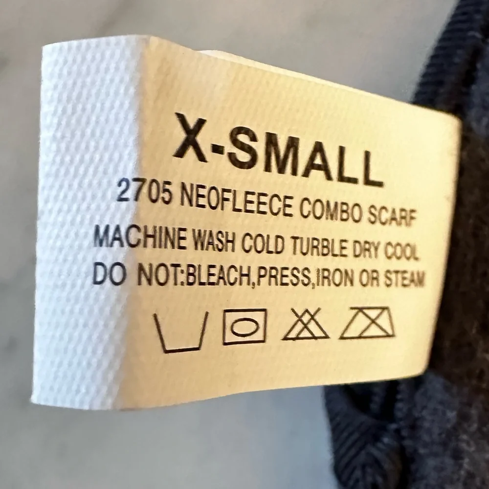 New With Tags Seirus Polartec Neofleece Combo Scarf in Black (size XSmall)